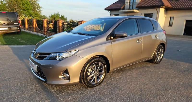 Toyota Auris cena 34900 przebieg: 225000, rok produkcji 2013 z Libiąż małe 232
